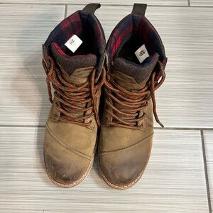 Toms Men's Brown Lace-Up Boots with Red Accents